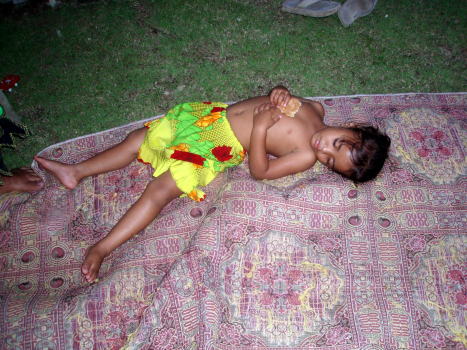 sleeping with food 12/29/07 06:01 PM sleeping with food 12/29/07 06:01 PM